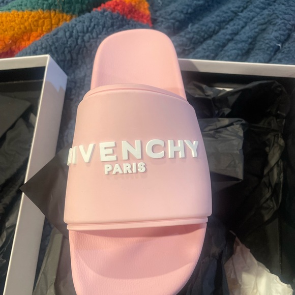 GIVENCHY Logo platform slides NEW - Picture 2 of 9